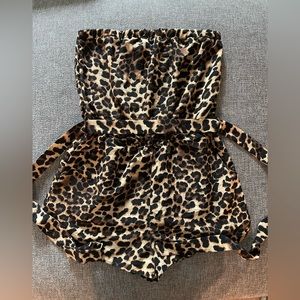*SOLD* FOREVER21 CHEETAH PRINT ROMPER